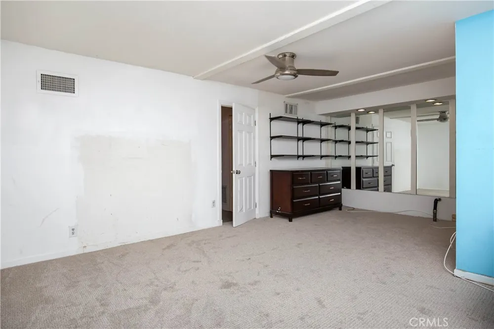 20748 Vose Winnetka, CA 91306