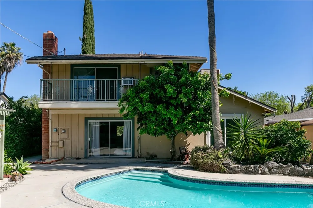 20748 Vose Winnetka, CA 91306