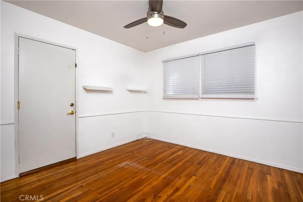 20748 Vose Winnetka, CA 91306