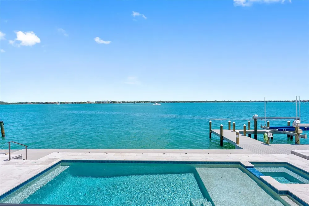 487 MEADOW LARK DR Sarasota, FL 34236