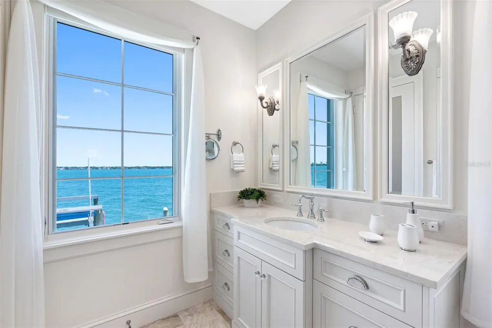 487 MEADOW LARK DR Sarasota, FL 34236