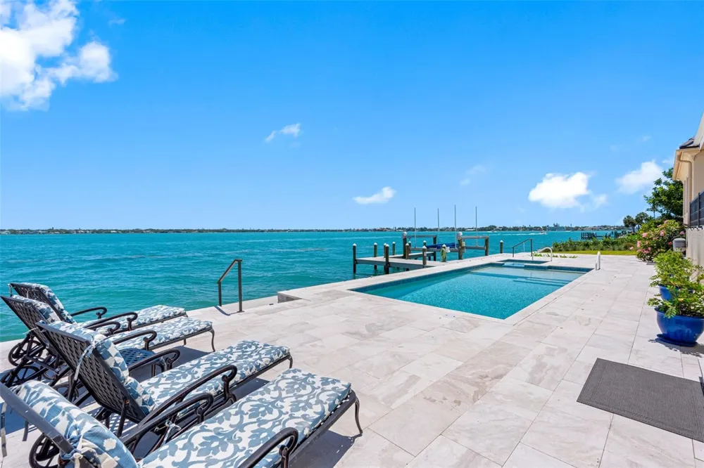 487 MEADOW LARK DR Sarasota, FL 34236