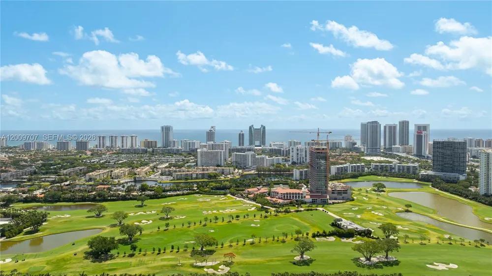 906 NE 5th St Hallandale Beach, FL 33009