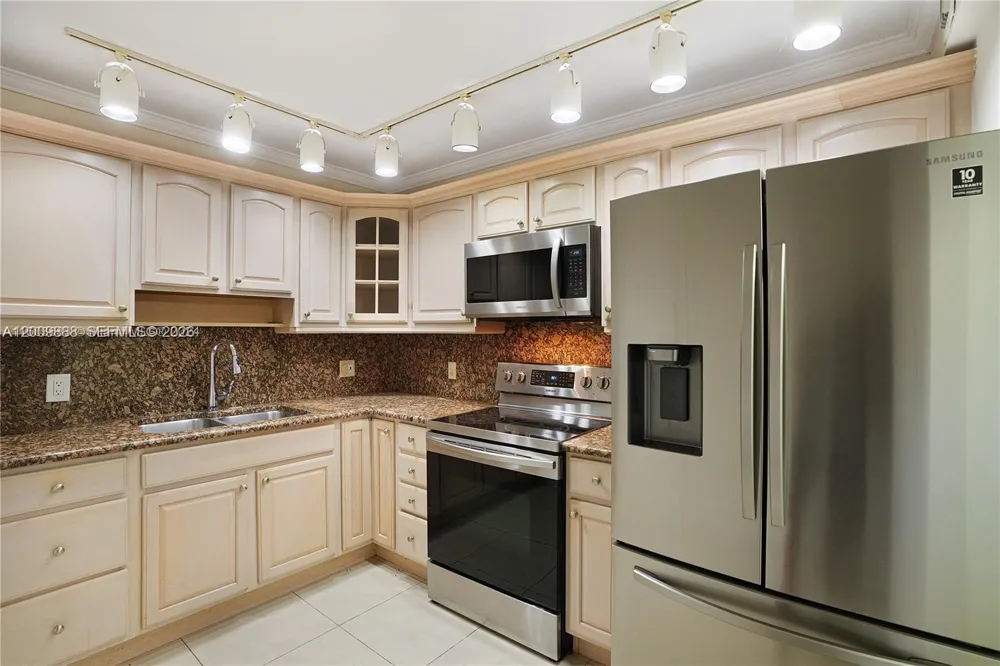 3800 S Ocean Dr #414 Hollywood, FL 33019