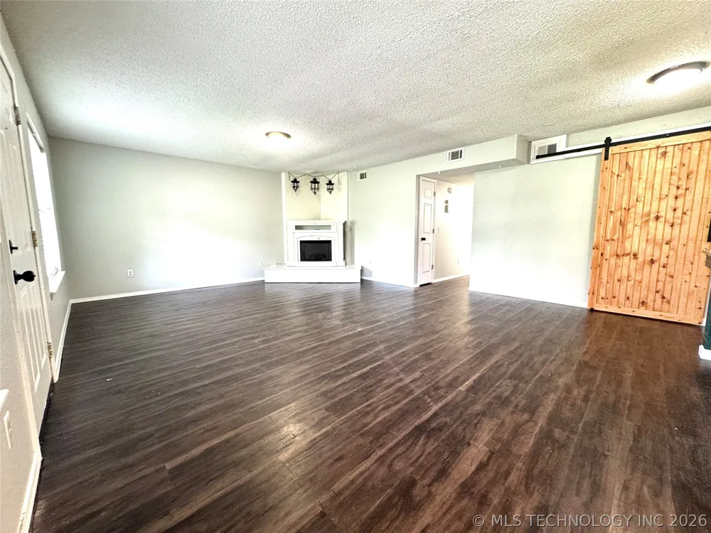 1109 Palmer Lane Eufaula, OK 74432