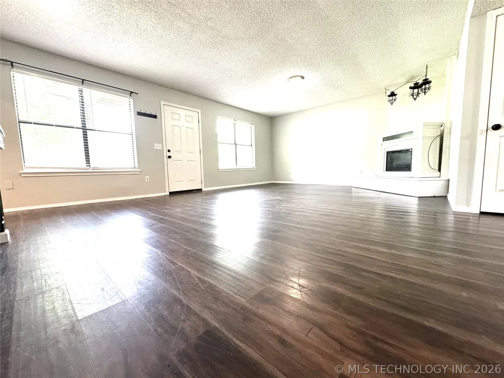 1109 Palmer Lane Eufaula, OK 74432