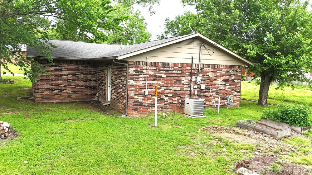 1109 Palmer Lane Eufaula, OK 74432