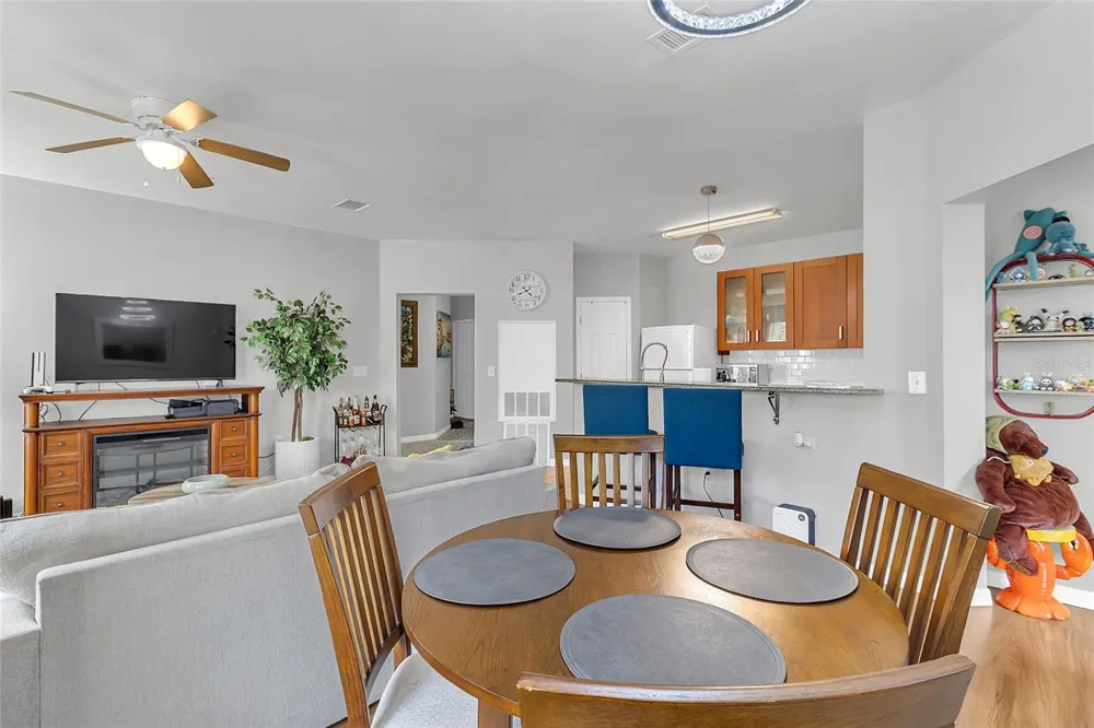 1995 ERVING CIRCLE #208 Ocoee, FL 34761