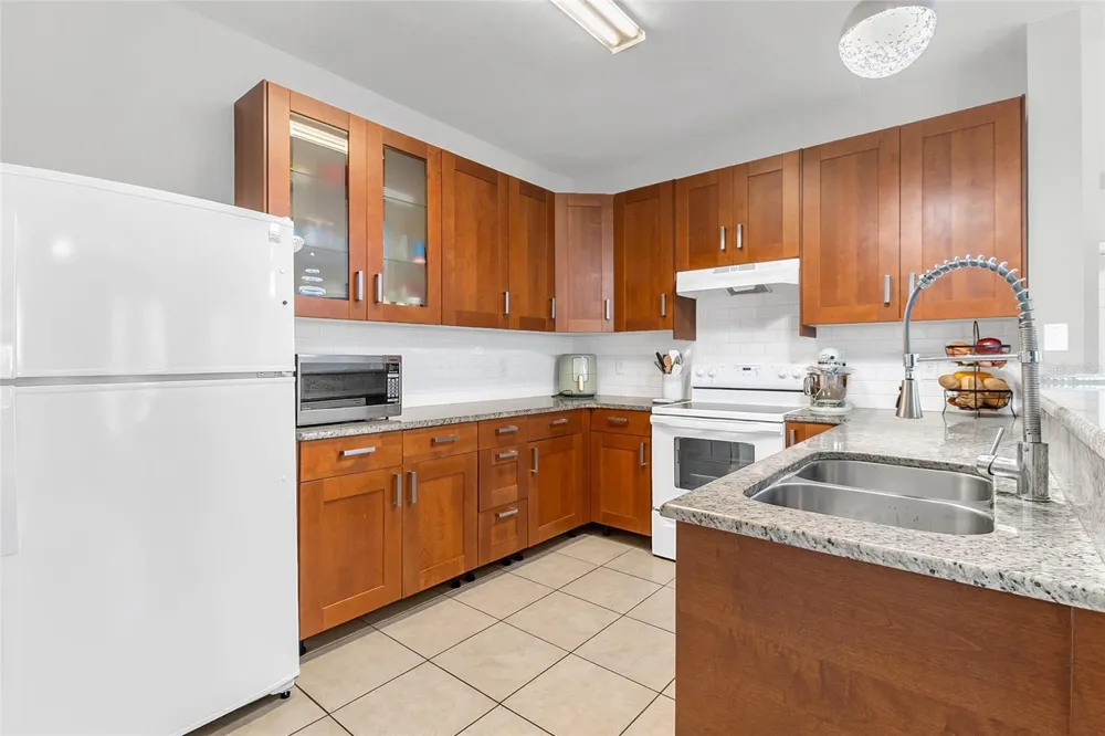 1995 ERVING CIRCLE #208 Ocoee, FL 34761
