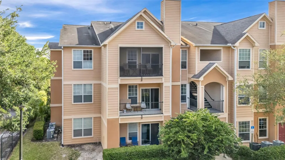 1995 ERVING CIRCLE #208 Ocoee, FL 34761