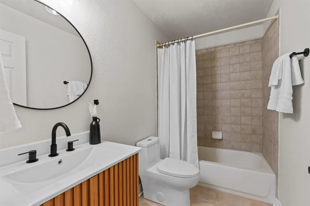 312 Country Club Drive La Grange, TX 78945