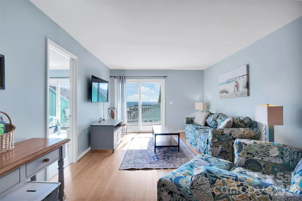 1013 Carolina Beach Avenue Carolina Beach, NC 28428
