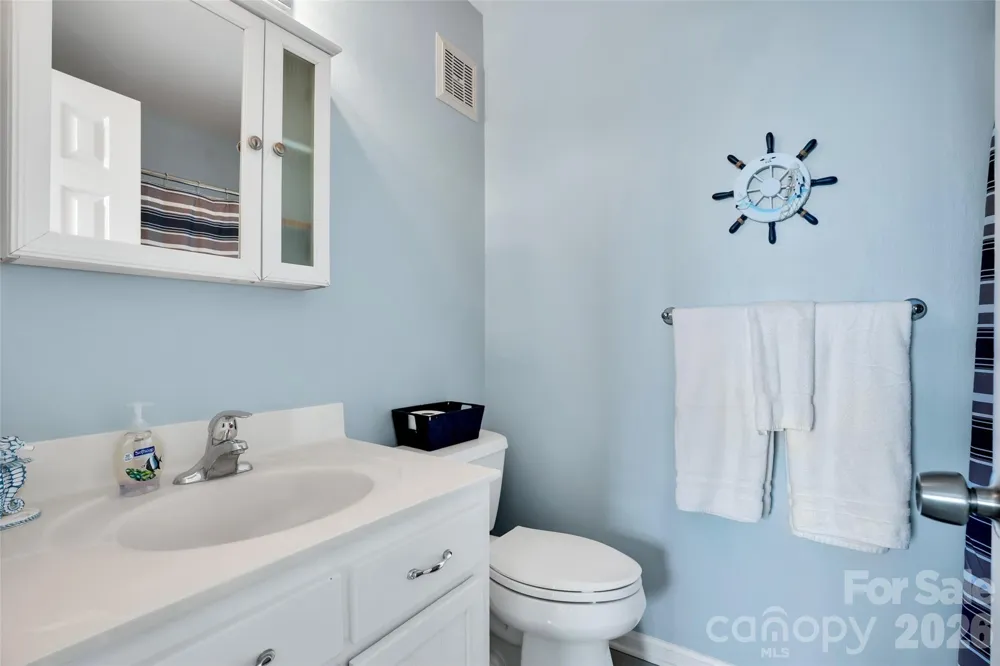 1013 Carolina Beach Avenue Carolina Beach, NC 28428