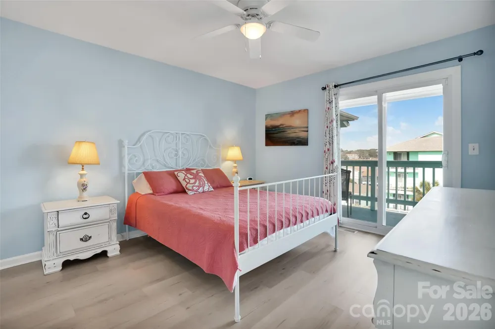 1013 Carolina Beach Avenue Carolina Beach, NC 28428