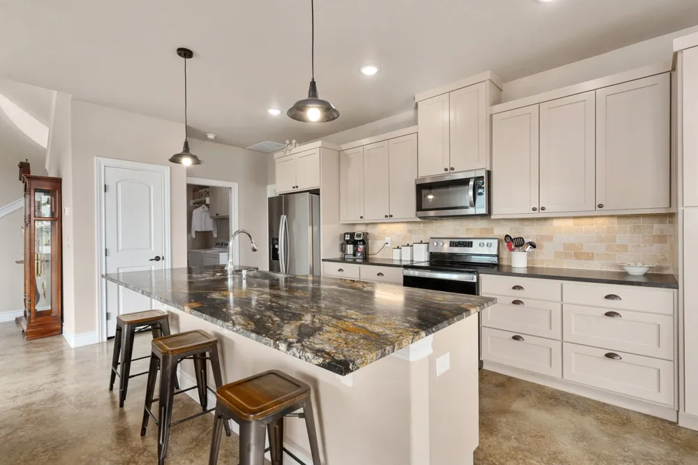 1662 County Road 465 Coupland, TX 78615