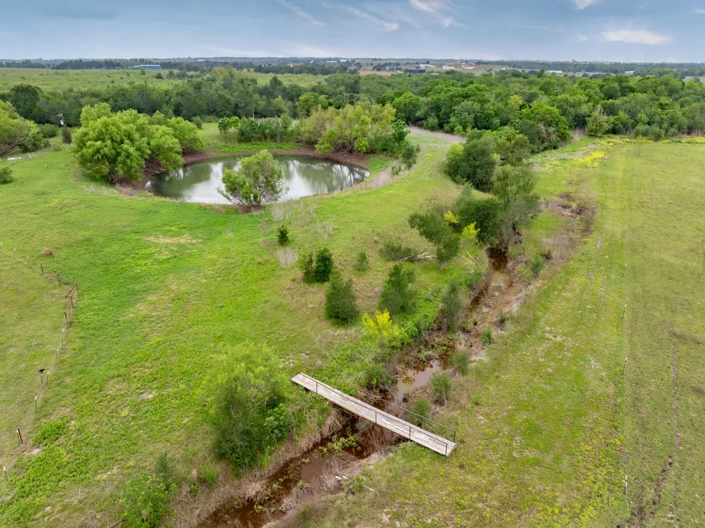1662 County Road 465 Coupland, TX 78615