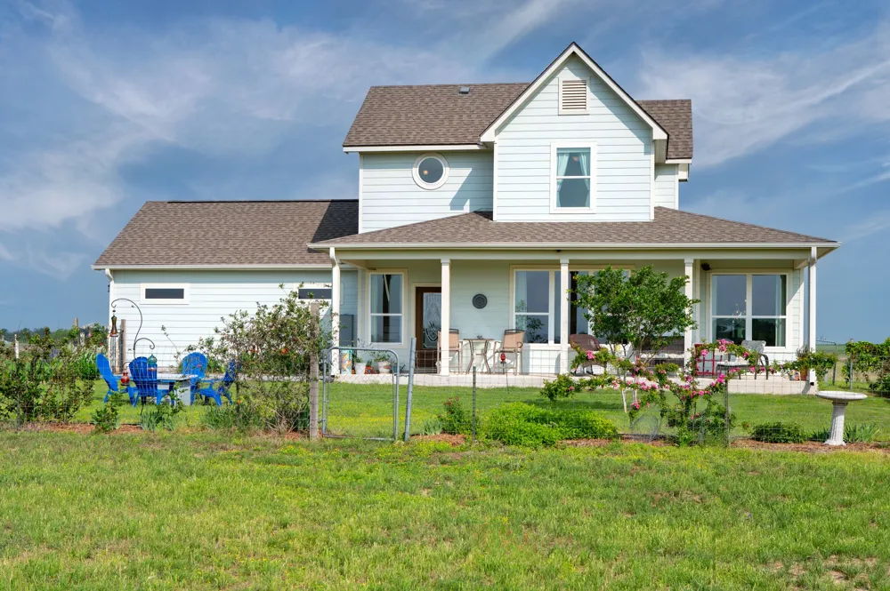 1662 County Road 465 Coupland, TX 78615