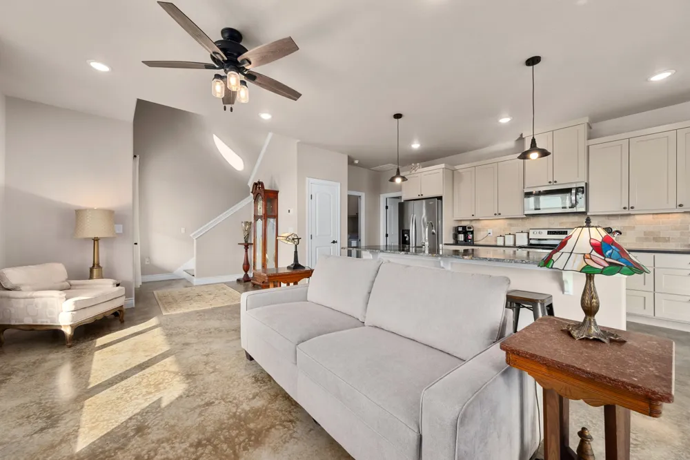 1662 County Road 465 Coupland, TX 78615