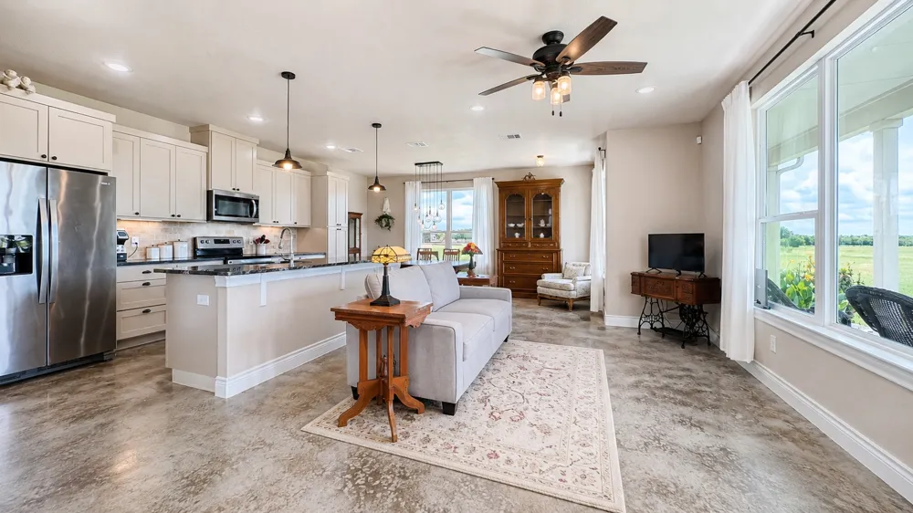 1662 County Road 465 Coupland, TX 78615