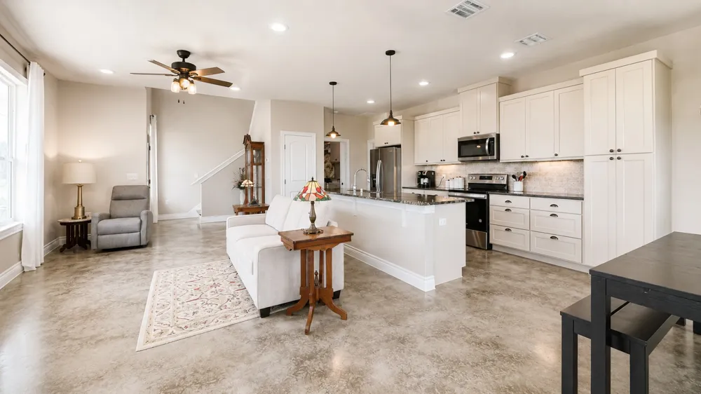 1662 County Road 465 Coupland, TX 78615
