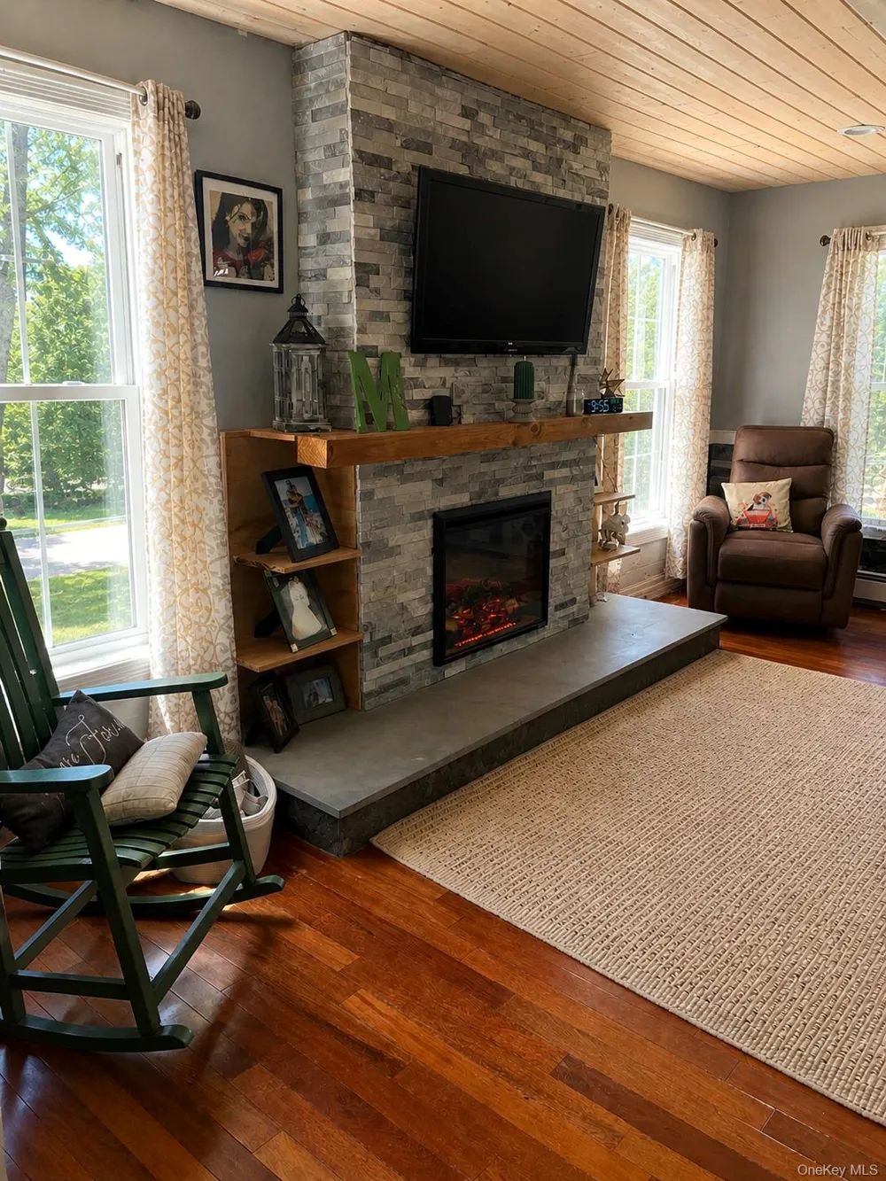533 Montauk Highway Westhampton Beach, NY 11978