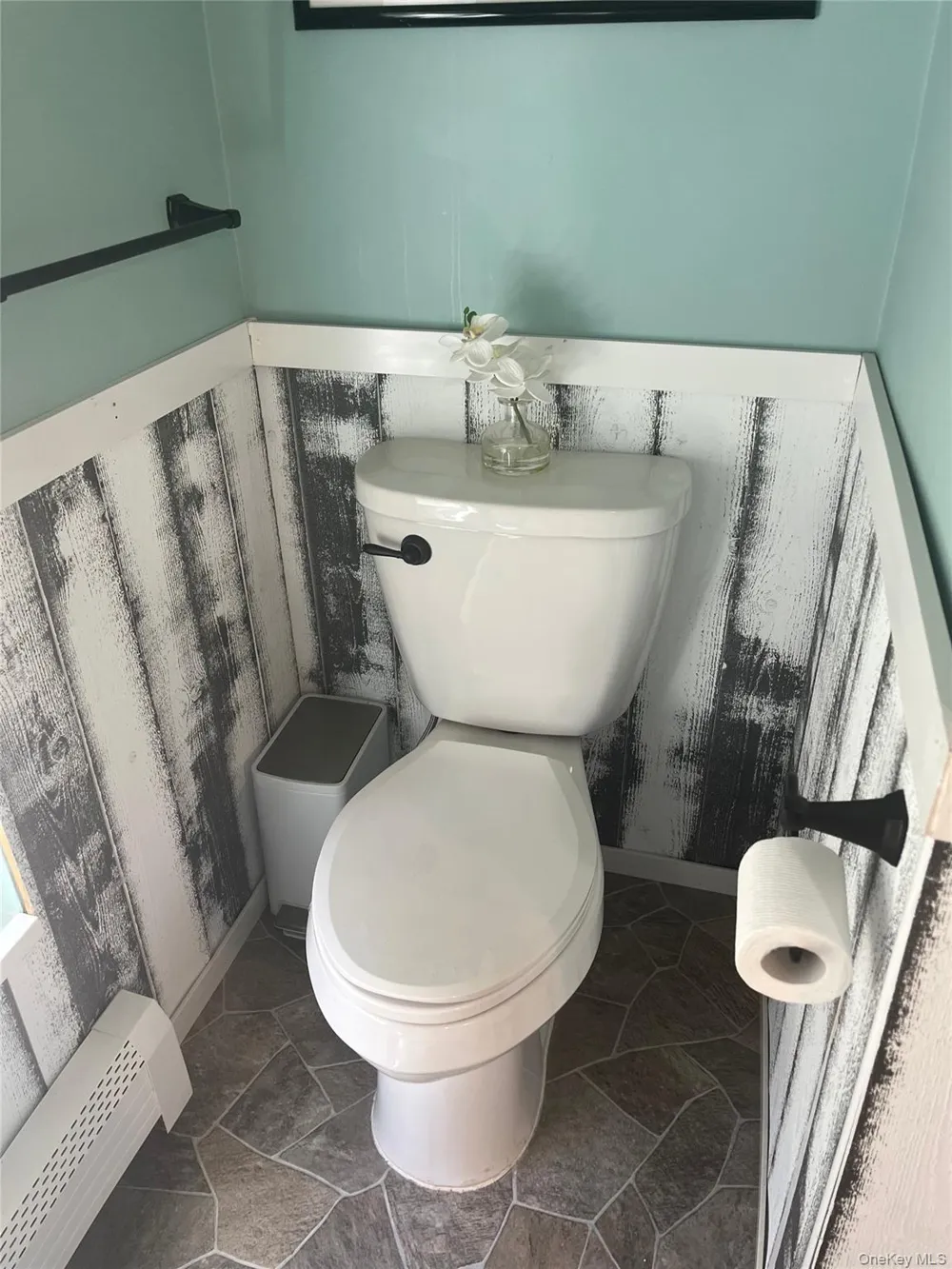 533 Montauk Highway Westhampton Beach, NY 11978