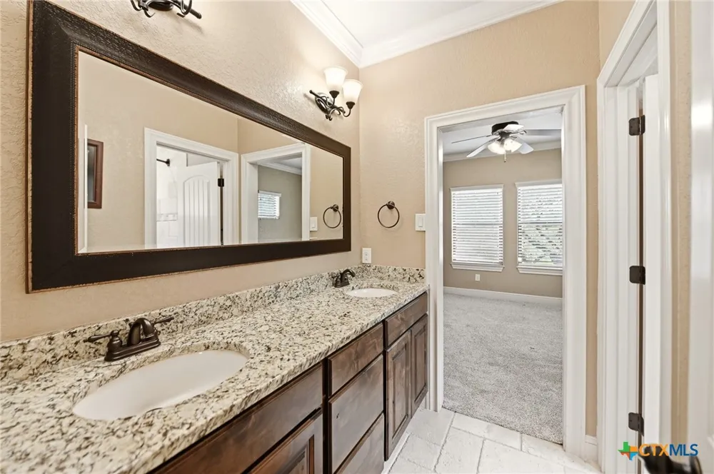 324 Heavens Way San Antonio, TX 78260