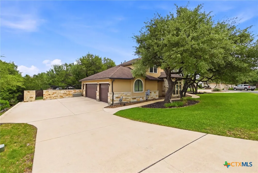 324 Heavens Way San Antonio, TX 78260