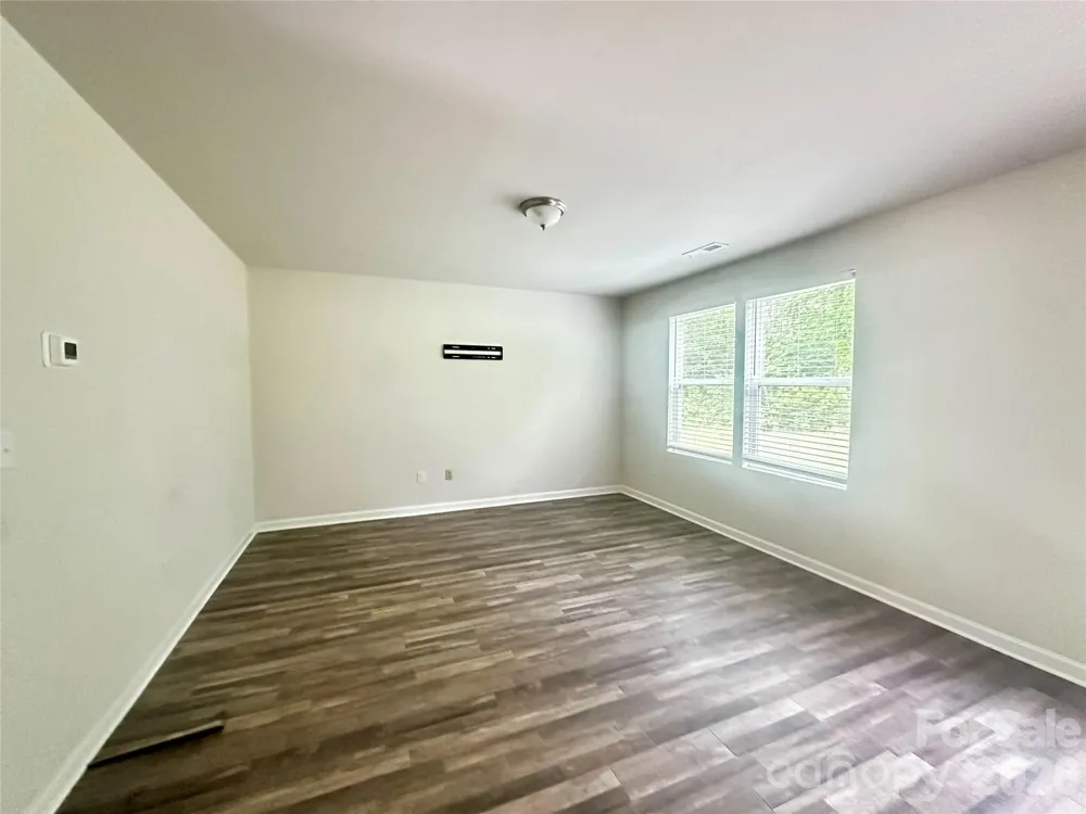 1050 Glenbriar Court Woodleaf, NC 27054