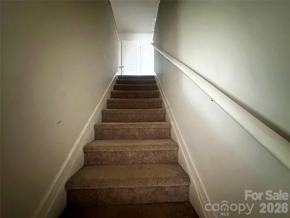1050 Glenbriar Court Woodleaf, NC 27054