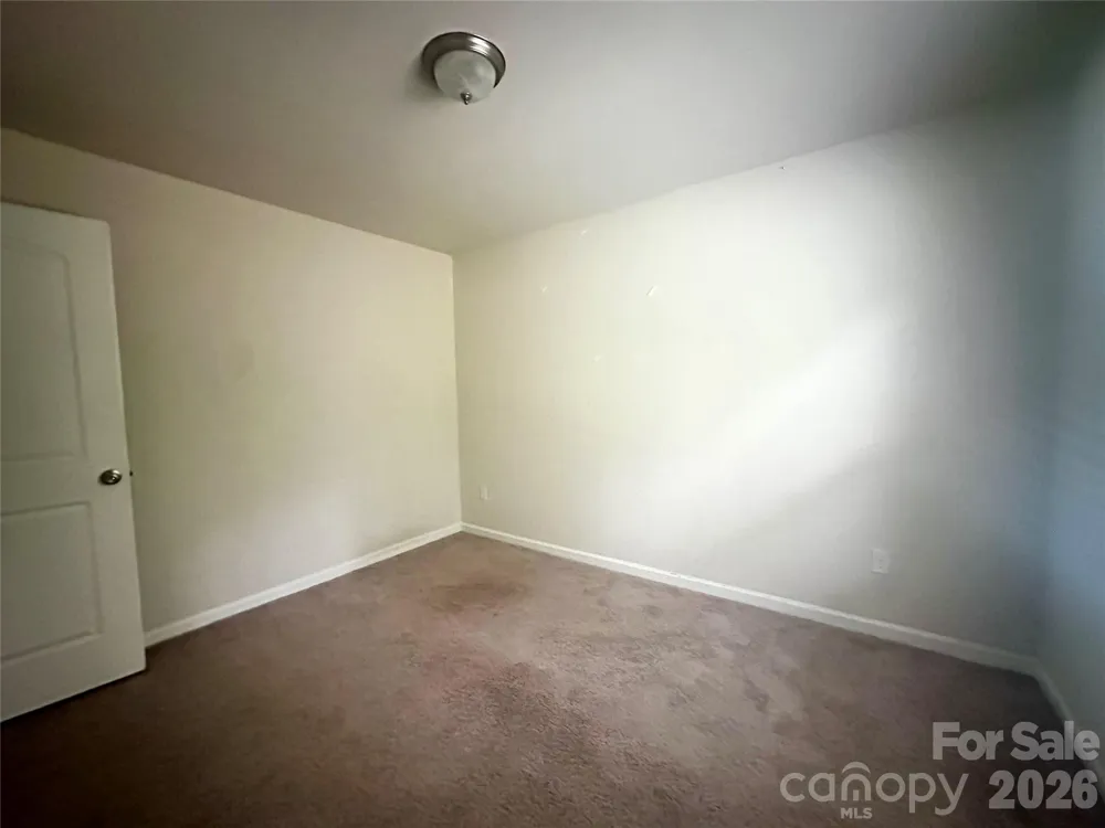 1050 Glenbriar Court Woodleaf, NC 27054