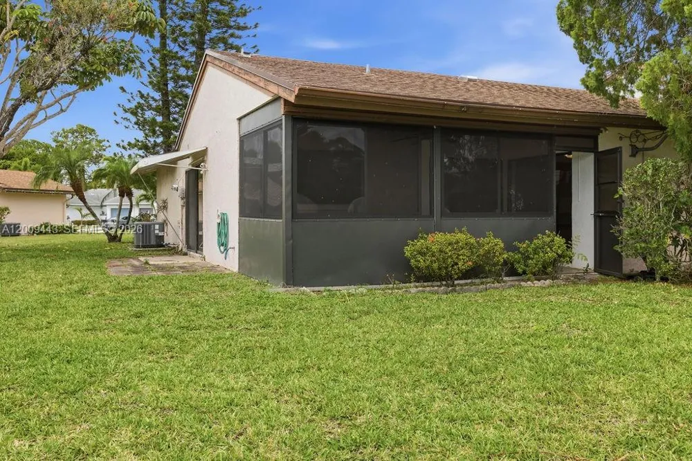 6125 Elsinore Cir Green Acres, FL 33463