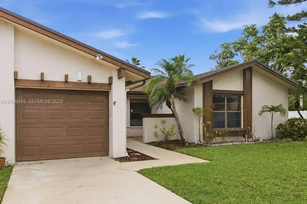 6125 Elsinore Cir Green Acres, FL 33463