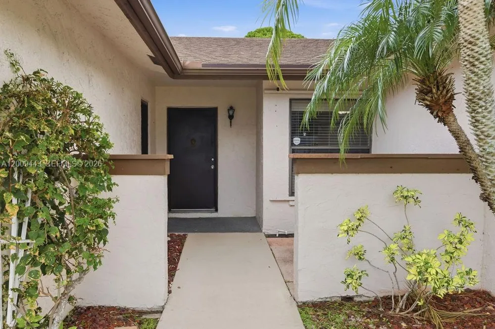 6125 Elsinore Cir Green Acres, FL 33463