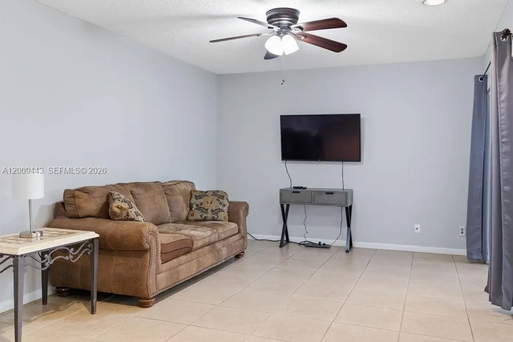 6125 Elsinore Cir Green Acres, FL 33463