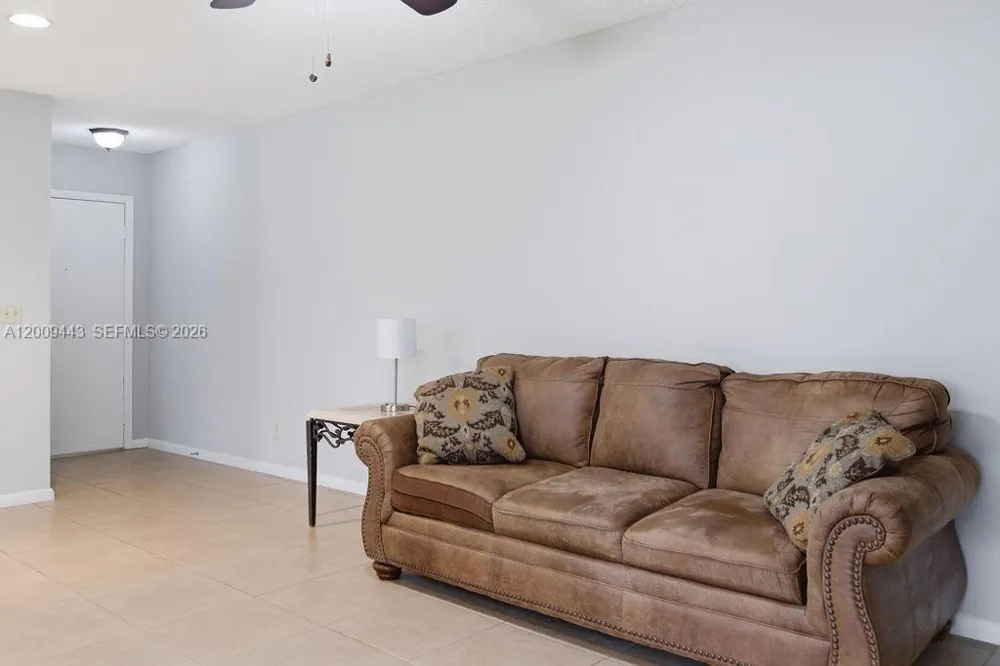 6125 Elsinore Cir Green Acres, FL 33463