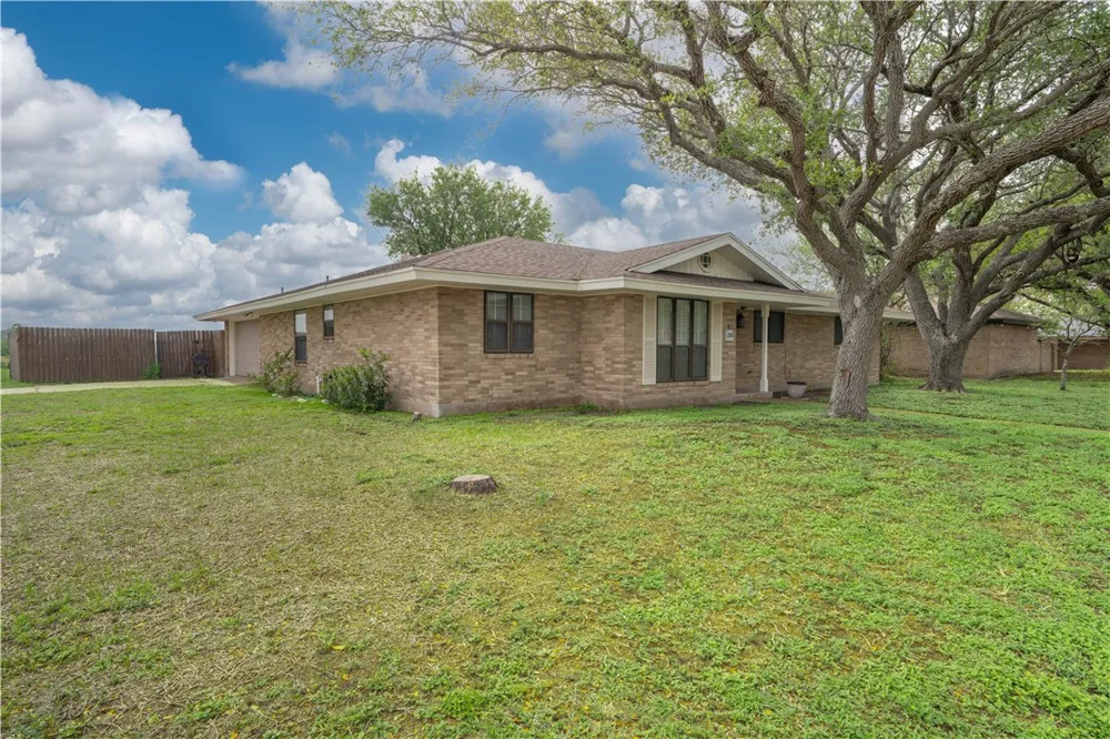 750 Retama Avenue Taft, TX 78390