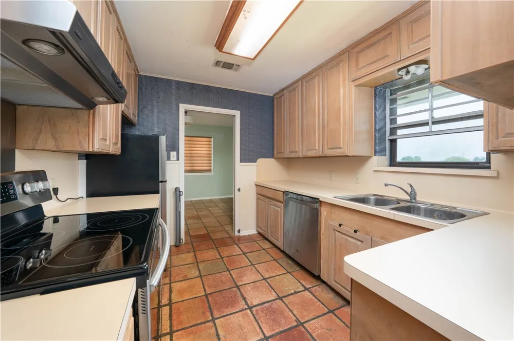 750 Retama Avenue Taft, TX 78390