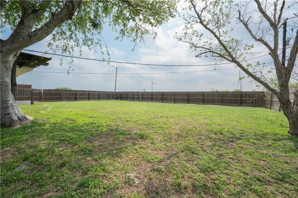750 Retama Avenue Taft, TX 78390