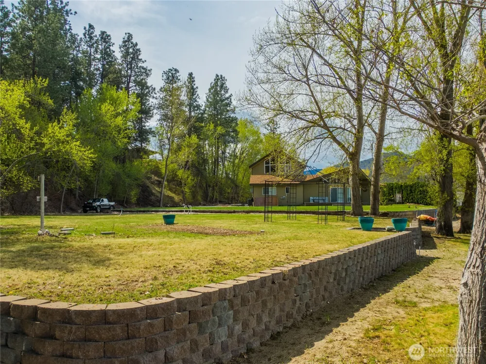 41 Champerty Road Oroville, WA 98844