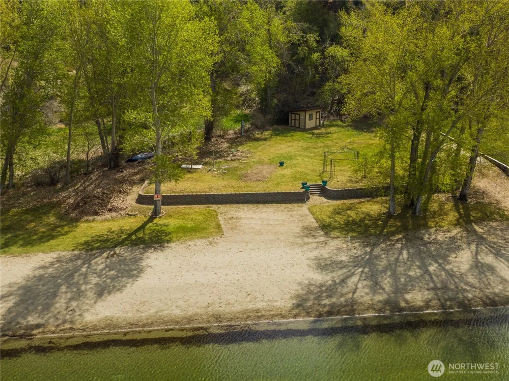 41 Champerty Road Oroville, WA 98844
