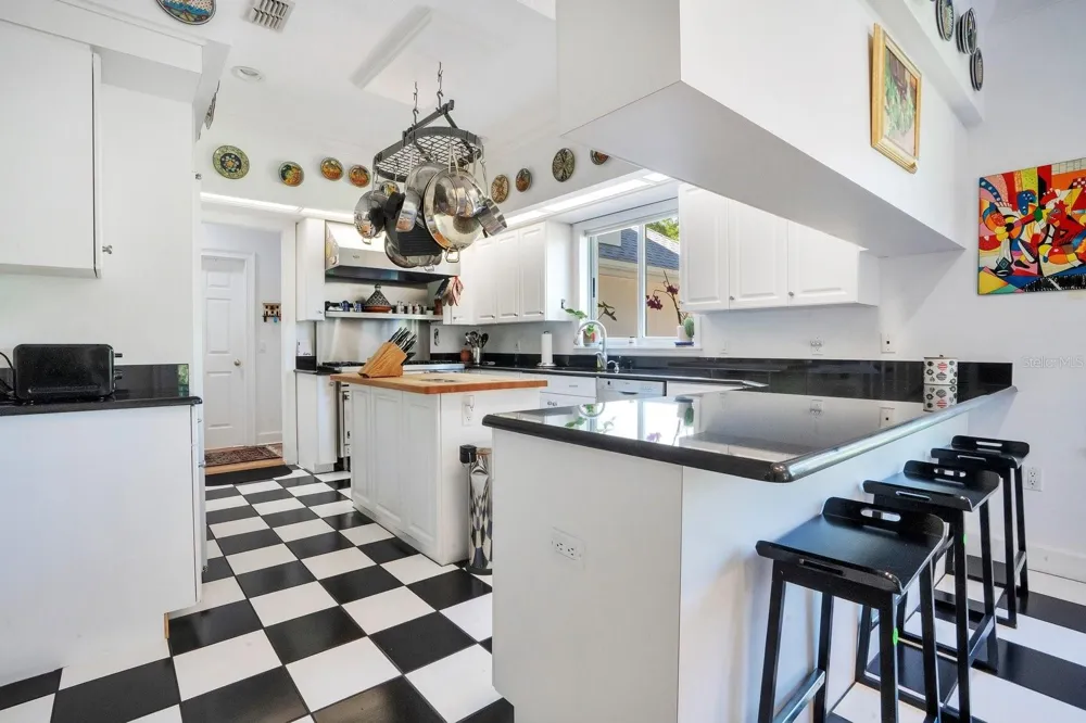 1451 HOLLINGSWORTH OAKS DRIVE Lakeland, FL 33803