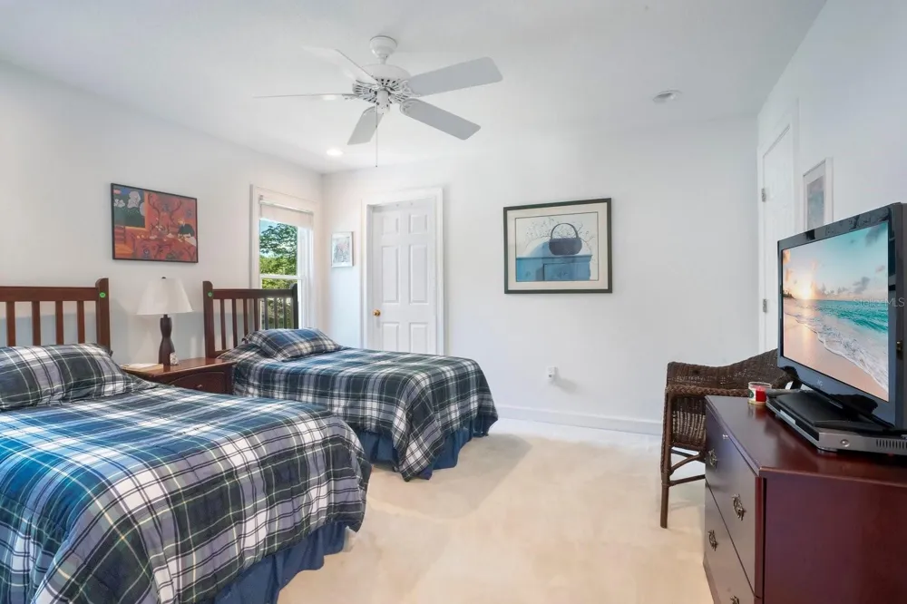 1451 HOLLINGSWORTH OAKS DRIVE Lakeland, FL 33803