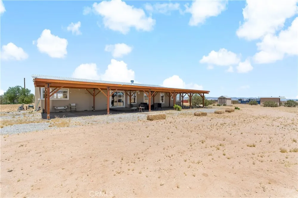 61375 Leslie Lane Landers, CA 92285