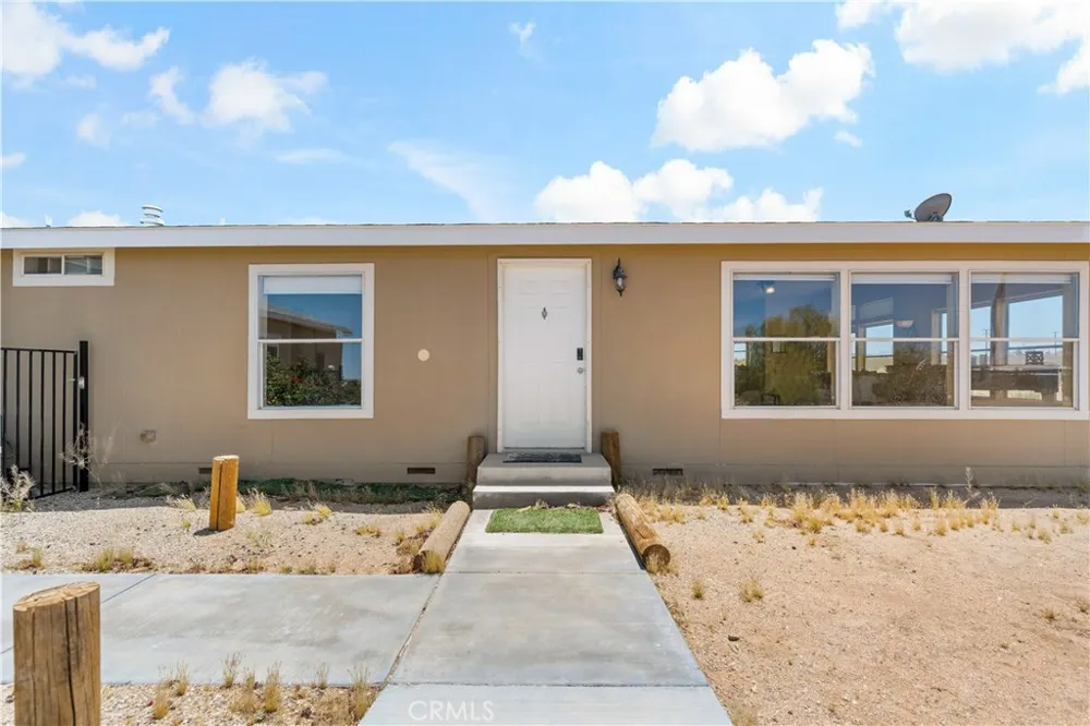 61375 Leslie Lane Landers, CA 92285