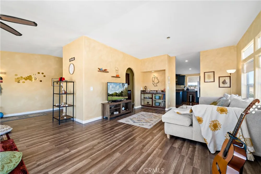 61375 Leslie Lane Landers, CA 92285