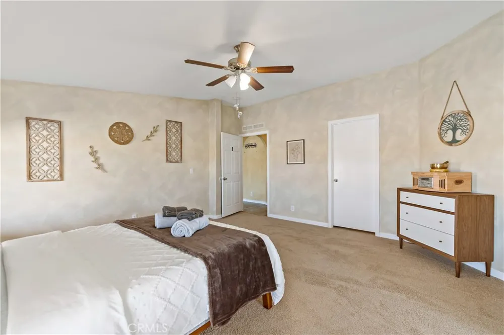 61375 Leslie Lane Landers, CA 92285