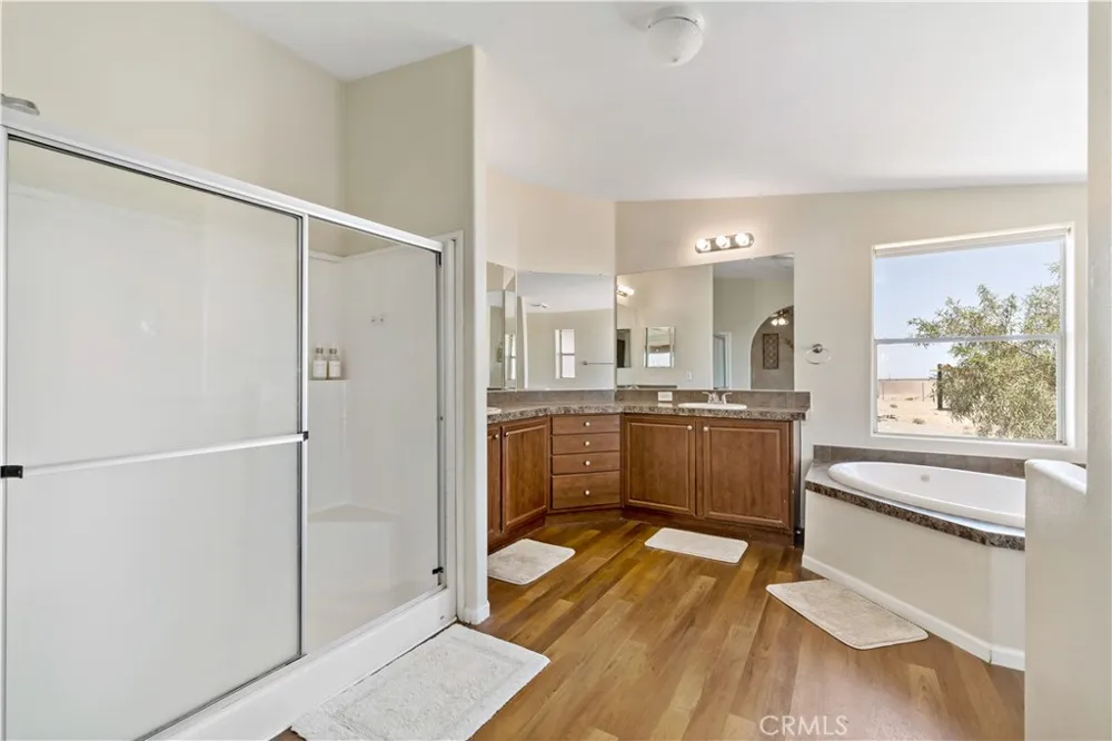 61375 Leslie Lane Landers, CA 92285