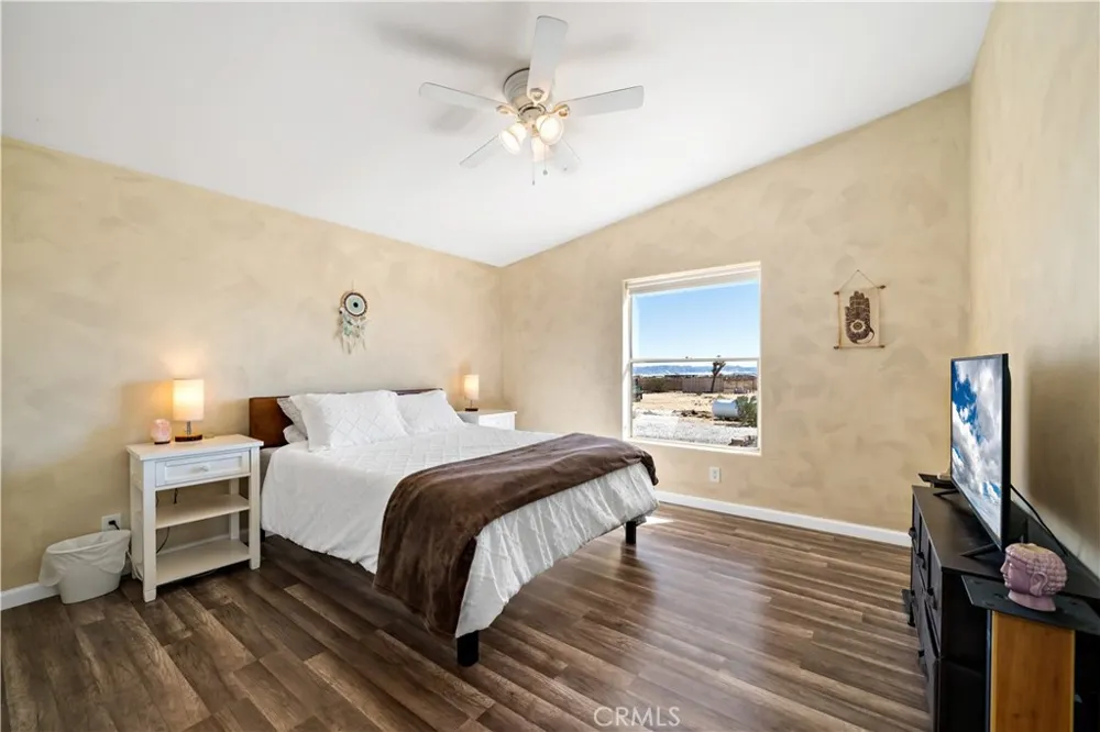 61375 Leslie Lane Landers, CA 92285