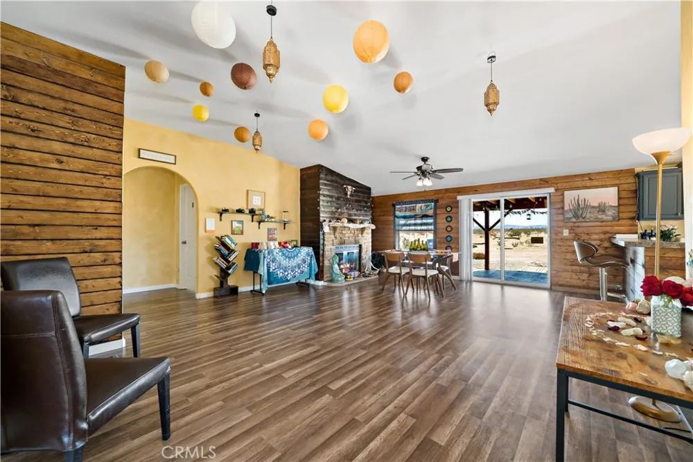 61375 Leslie Lane Landers, CA 92285